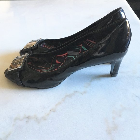Marc Jacobs black peep toe high heel pump shoes, size 9.5, silver logo plate - Picture 7 of 10